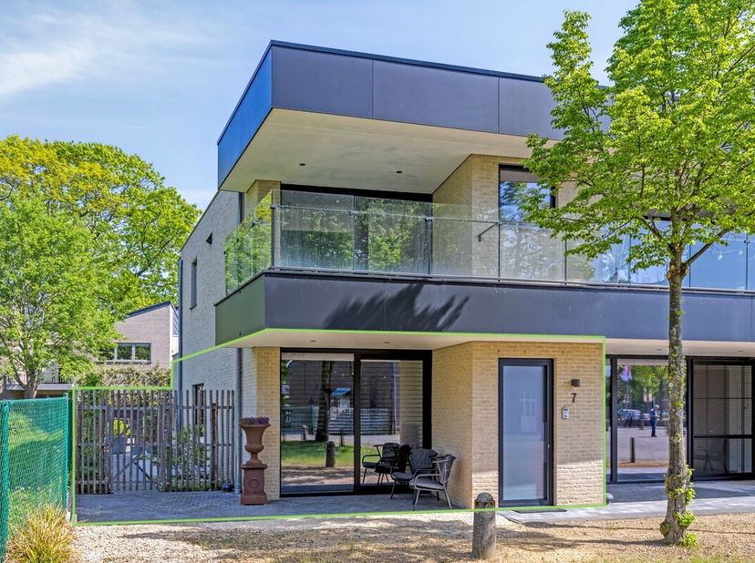 ***** Bekijkt u dit pand via Zimmo? Ga direct naar hhttps://av-vastgoed.be/tekoop/6412 waar u meer informatie terug vindt! *****&lt;br /&gt;
&lt;br /&gt;
LIGGING&lt;