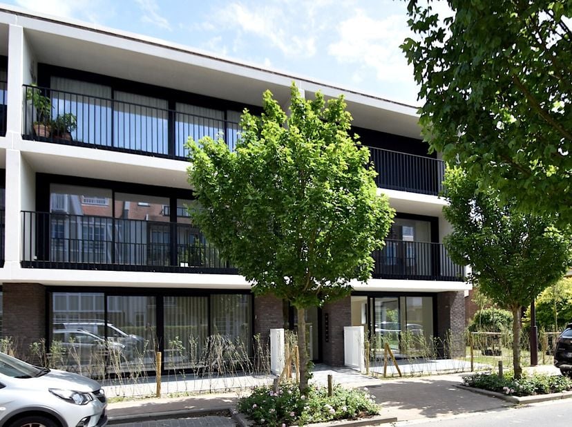 Appartement récemment livré situé au rez-de-chaussée de la résidence Cabourg, près du centre et de la forêt de De Haan. Une habitation élégante et éco