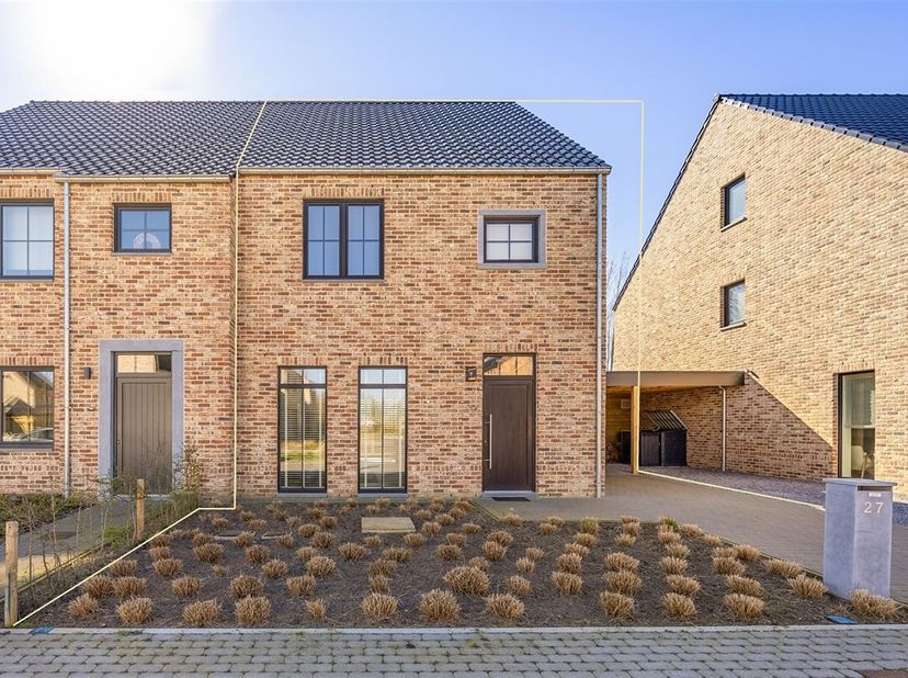 TROEVEN:&lt;br /&gt;
- E-peil 3! (energiezuinig)&lt;br /&gt;
- Recente instapklare woning (2023).&lt;br /&gt;
- Verkeersluwe ligging.&lt;br /&gt;
- Zuid georiënteerde tuin me