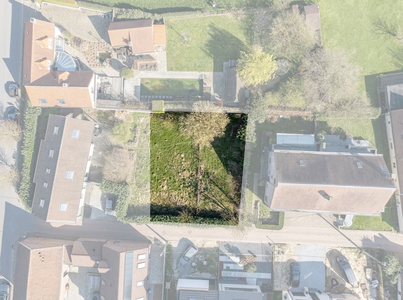 Bouwgrond van 3are 60centiare voor het oprichten van een vrijstaande woning.&lt;br /&gt;
Gelegen in een rustige omgeving met beperkt doorgaand verkeer.&lt;br /