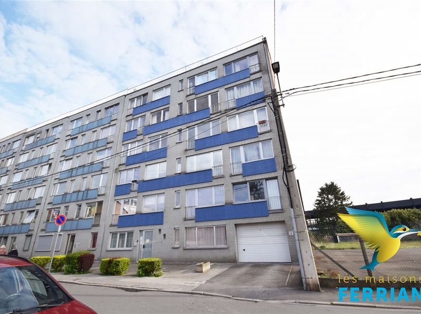 Visites réalisables sur rendez-vous 7J/7 au 0470/193.491&lt;br /&gt;
A 100m du stade du stade du pays de Charleroi, Idéal pour jeune couple, personne seule