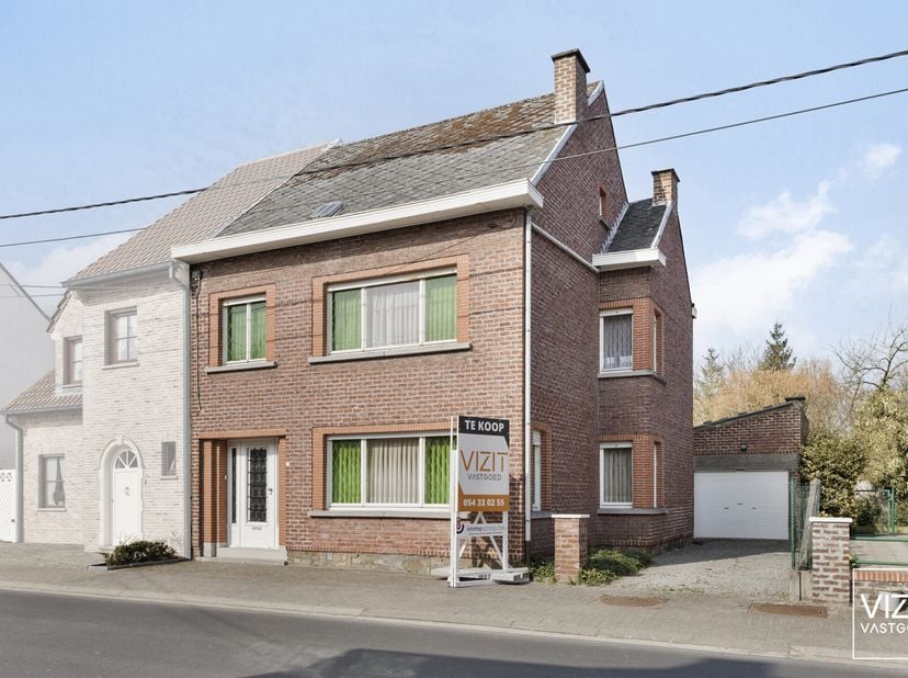 In Denderhoutem bieden wij deze ruime woning aan. De woning biedt een uitstekende basis voor wie op zoek is naar een renovatieproject met veel potenti