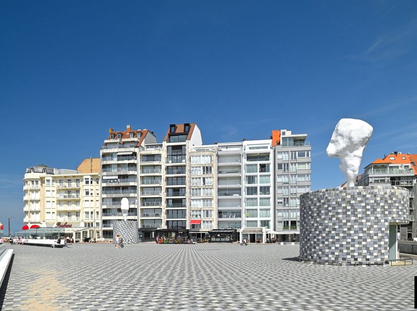 Te huur: Ongemeubeld nieuwbouwappartement met zicht op zee en Rubensplein&lt;br /&gt;
Prachtig ongemeubeld nieuwbouwappartement op de eerste verdieping met