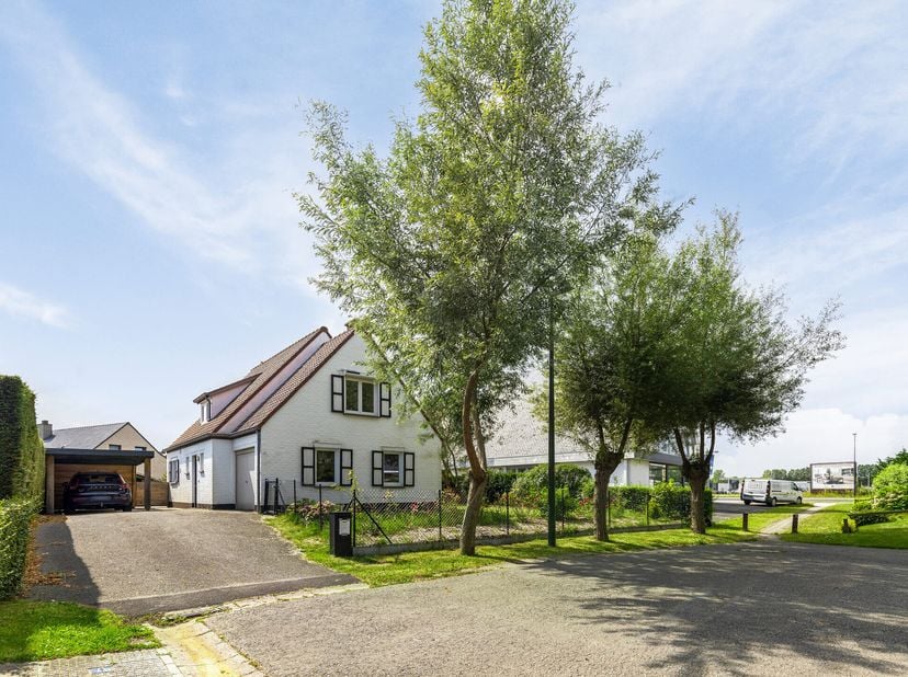 Instapklare woning met potentieel in Westkapelle, Knokke-Heist&lt;br /&gt;
Ontdek deze charmante woning gelegen in de Dennendreef, een rustige en doodlopend