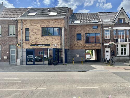                                         Bureaux à louer à Reet, € 1.000
