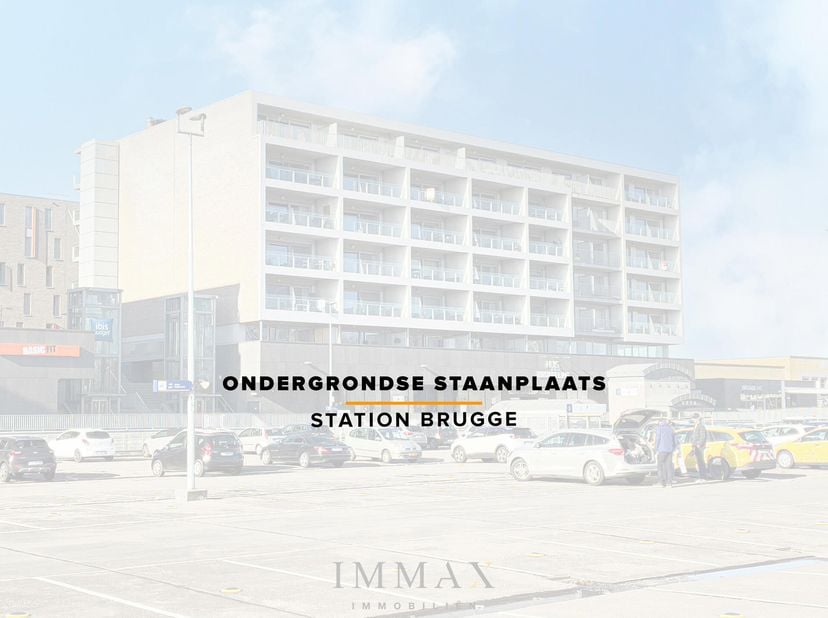 EEen ruime staanplaats gelegen in de ondergrondse parking nabij het station van Brugge.&lt;br /&gt;
De parking is afgesloten via een metalen poort.&lt;br /&gt;
Vo