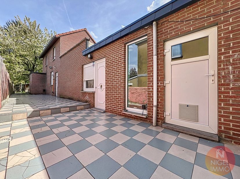 Ougrée  Charmante maison 2 chambres avec jardin, terrasse et panneaux photovoltaïques !&lt;br /&gt;
Nigel IMMO a le plaisir de vous présenter cette agréable