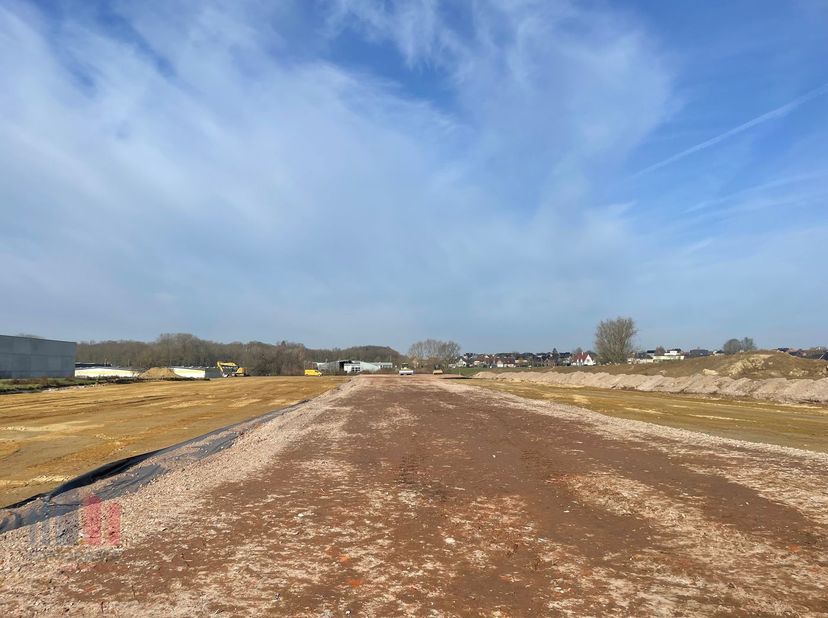 Fantastisch gelegen perceel industriegrond met een totale oppervlakte van 1.938 m² te koop op de nieuwe industriële ontwikkeling &#039;THEA&#039;.&lt;br /&gt;
Het ter