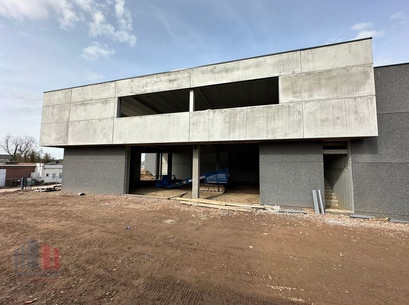 Nouveau développement « PARC PME DES ALLIES » à vendre, comprenant 10 unités avec des superficies àpd 188 m² jusqu’à 3-521 m². en joignant plusieurs u