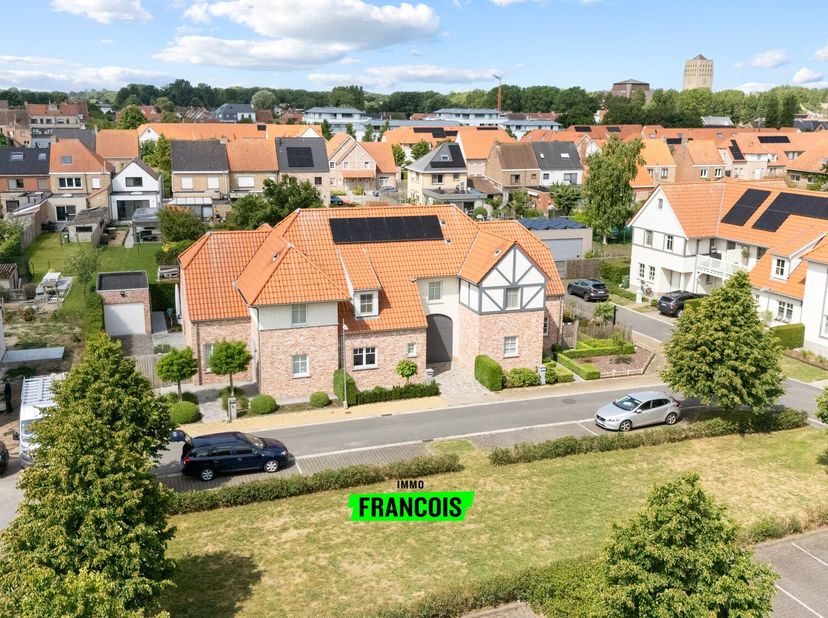 Cette maison unique est située le long de la rue Oscar Jesper à Oostduinkerke. Grâce à son emplacement agréable, vous résidez dans une rue à faible ci