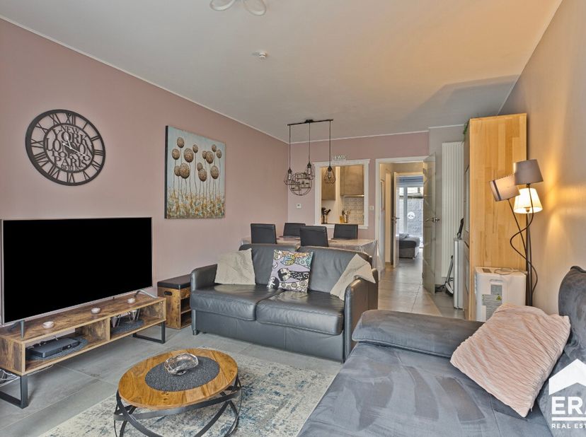 Coxyde : À seulement 30 mètres du front de mer se trouve cet appartement d&#039;une chambre récemment rénové et baigné de soleil. Grâce à ses deux terrasse