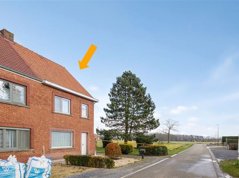 Deze woning koop je voor haar degelijke bouw (stenen welfsels), indeling (vaste trap zolderverdieping), uitbreidingsmogelijkheden (achterkant mits afb