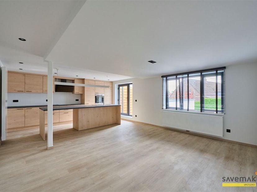 Duplex met 6 (!) slaapkamers te Balen centrum!&lt;br /&gt;
Ideaal voor grote en/of samengestelde gezinnen :-) &lt;br /&gt;
* Volledig gerenoveerd&lt;br /&gt;
* CV op aa