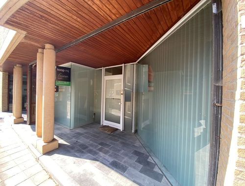                                         Rez-de-chaussée commercial à vendre à Veurne, € 145.000
