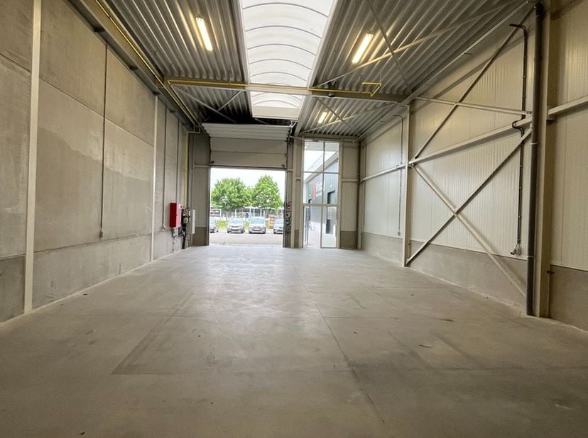 Bien professionnel à louer
                    à 3500 Hasselt
