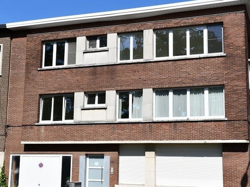 Deze inpandige garage is gelegen Prins Boudewijnlaan te Wilrijk. De breedte is 4,45 m en lengte 4,60 m.&lt;br /&gt;
De garagepoort is 2 m hoog en 2,40 m bre