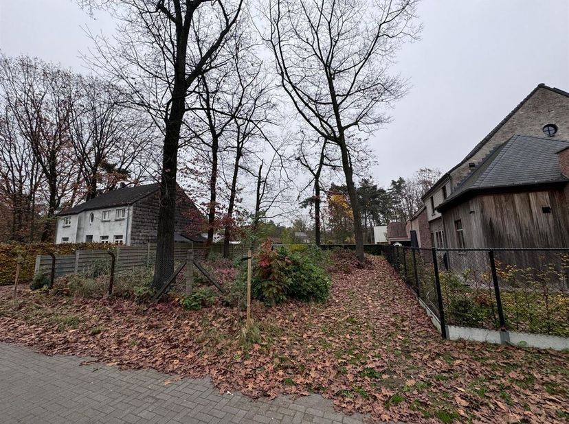 Realiseer uw woondroom op dit prachtige perceel van 547 m² in Grobbendonk! Gelegen in een groene omgeving, maar met alle voorzieningen dichtbij. De id