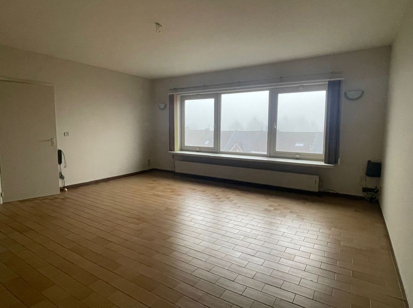 Twee slaapkamer appartement te huur te Geraardsbergen.&lt;br /&gt;
&lt;br /&gt;
In de deelgemeente Overboelare gelegen, dit instapklaar appartement me onmiddellij