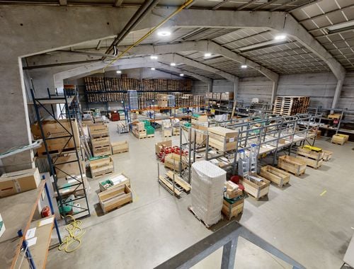                                         Entrepôt sans bureau à louer à Bornem, € 10.000
