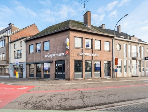                                         Bien commercial avec habitation à vendre à Bilzen, € 450.000
