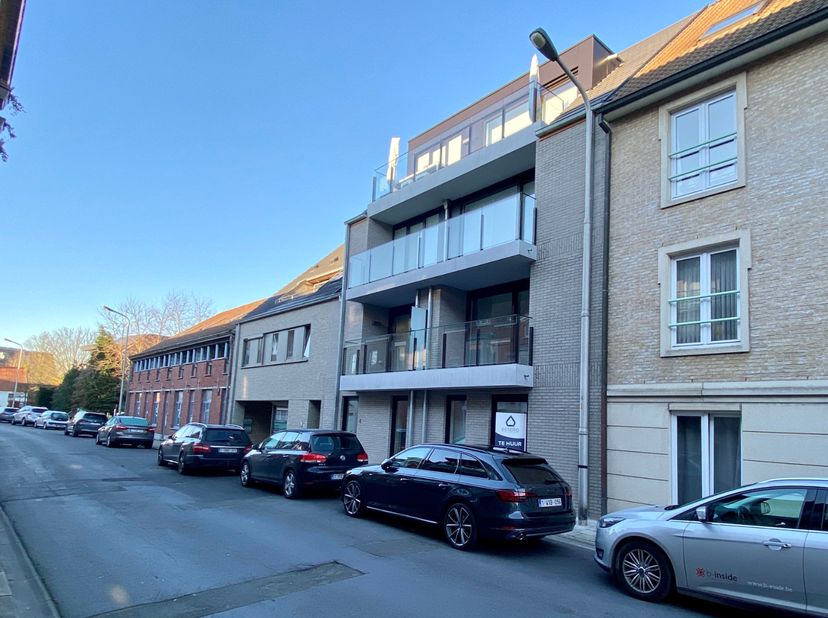In de recente residentie Oscars House, vinden we dit 1 slaapkamer appartement terug. De ideale kans om uw thuis te vinden of voor uw vastgoedinvesteri