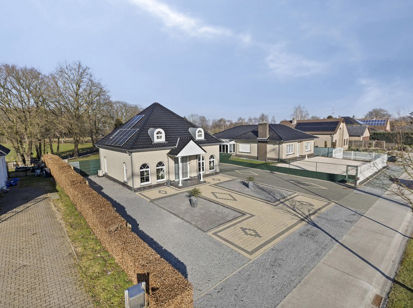 Maison à vendre
                    à 3960 Bree