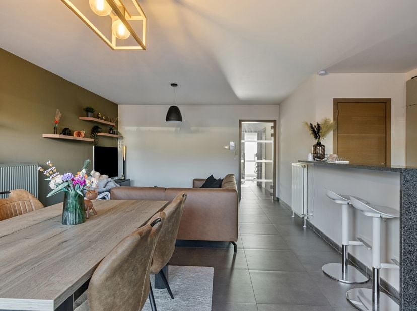 Recent gelijkvloers appartement (89 m²) mét tuin en zongericht terras&lt;br /&gt;
Dit appartement is gelegen op wandelafstand van centrum Ninove, in de nabi