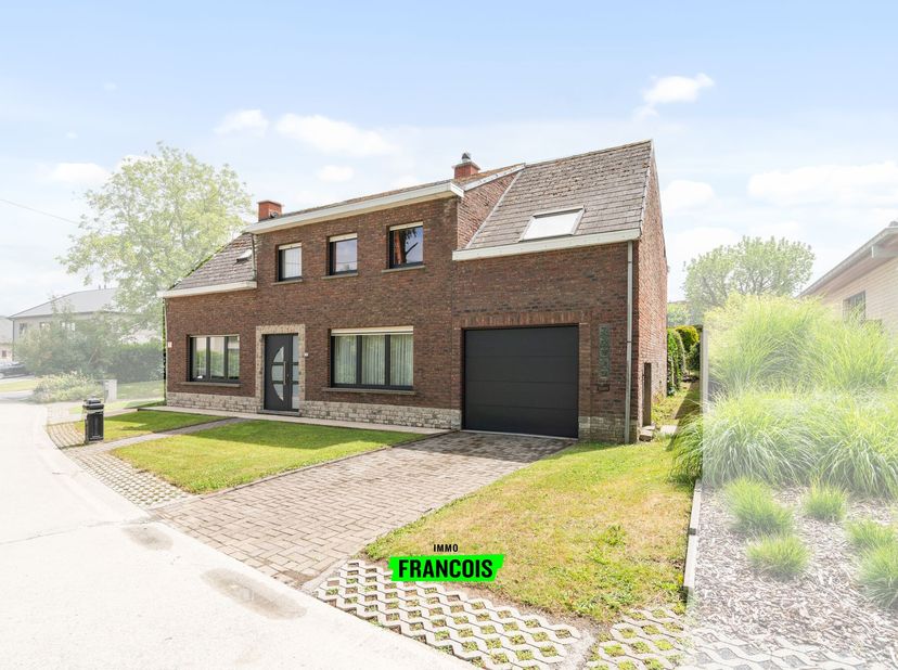 Deze open bebouwing situeert zich nabij het centrum van Scheldewindeke op wandelafstand van lokale handelaars en openbaar vervoer.&lt;br /&gt;
Mits de nodig