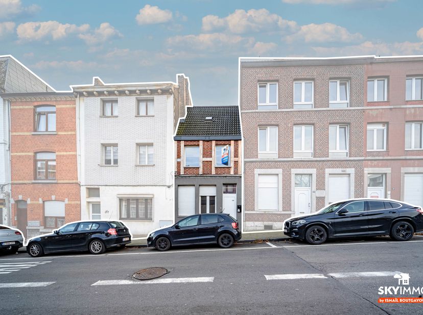 L&#039;agence SKYIMMO a le plaisir de vous proposer cette maison 2 chambres entièrement rénovées, dans le quartier Sainte Marguerite.&lt;br /&gt;
Le bien est com