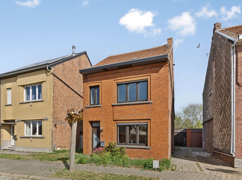Deze woning is gelegen in een doodlopende straat, nabij het centrum van Wijgmaal. De woning biedt heel wat potentieel.&lt;br /&gt;
Op het gelijkvloers vinde