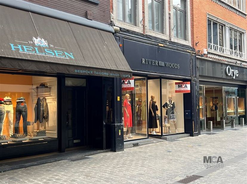 Unieke Kans: Winkelruimte op Absolute Toplocatie aan de Grote Markt&lt;br /&gt;
Bent u op zoek naar een winkelpand met uitstraling, visibiliteit én de juist