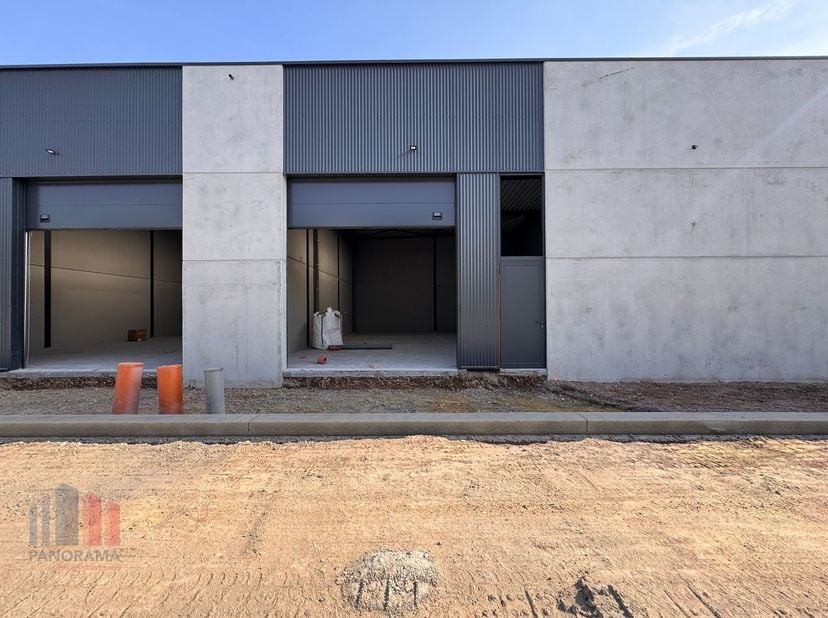 Nieuwbouw KMO-unit met een oppervlakte van +/- 189 m² te koop, de unit maakt deel uit van de gloednieuwe KMO-site &quot;CLARYSSE BUSINESS PARK&quot; en is uitst