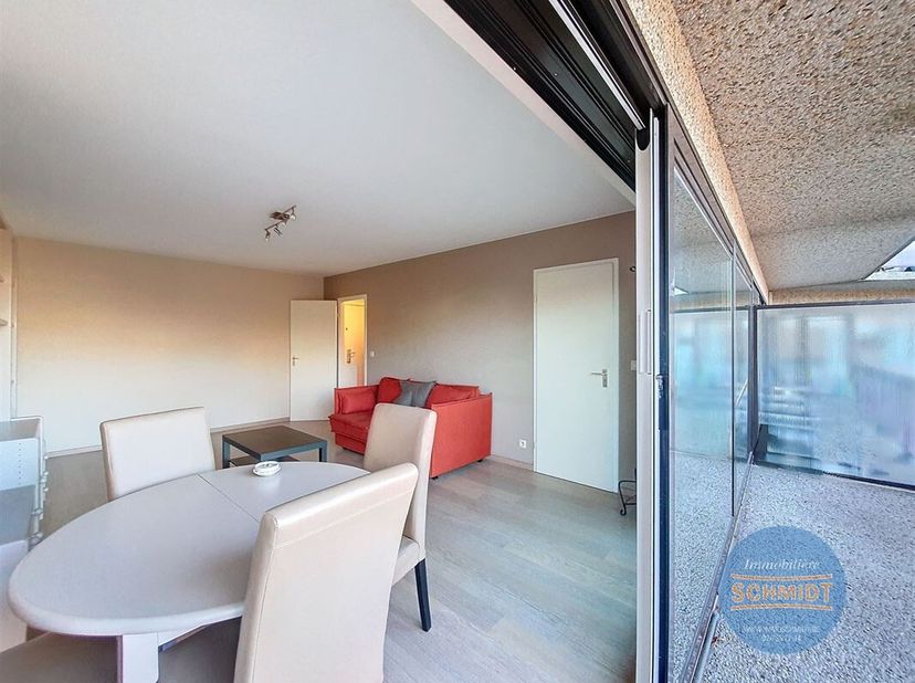IMMOSCHMIDT (Referentie 17711) Sint-Stevens-Woluwe - Beschikbaar op 01/05/2020 : Dit gemeubileerde appartement van 36 m² bestaat uit 1 kamer, 1 badkam