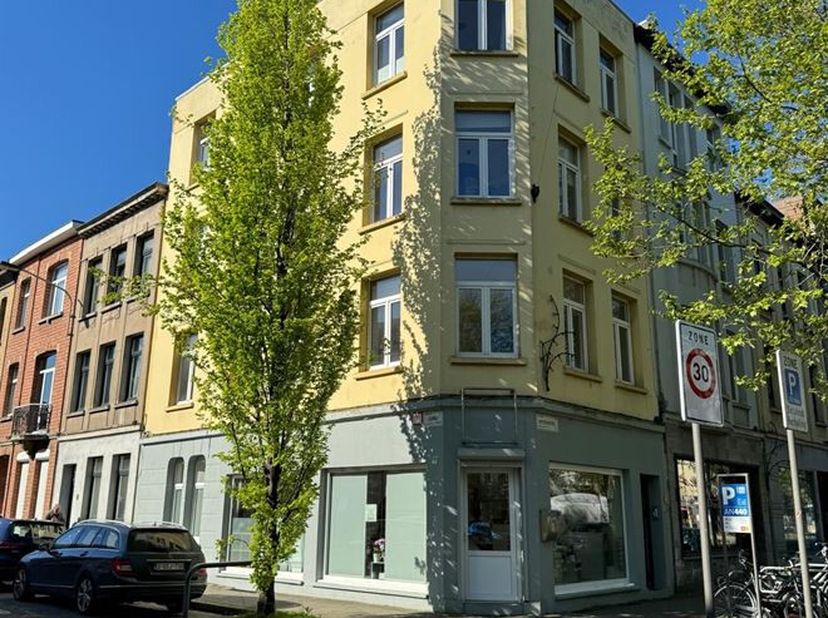 Bien professionnel à vendre
                    à 2600 Berchem
