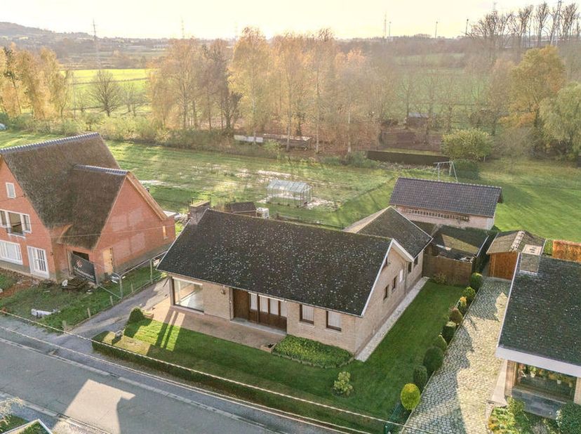 Maison à vendre
                    à 8581 Waarmaarde