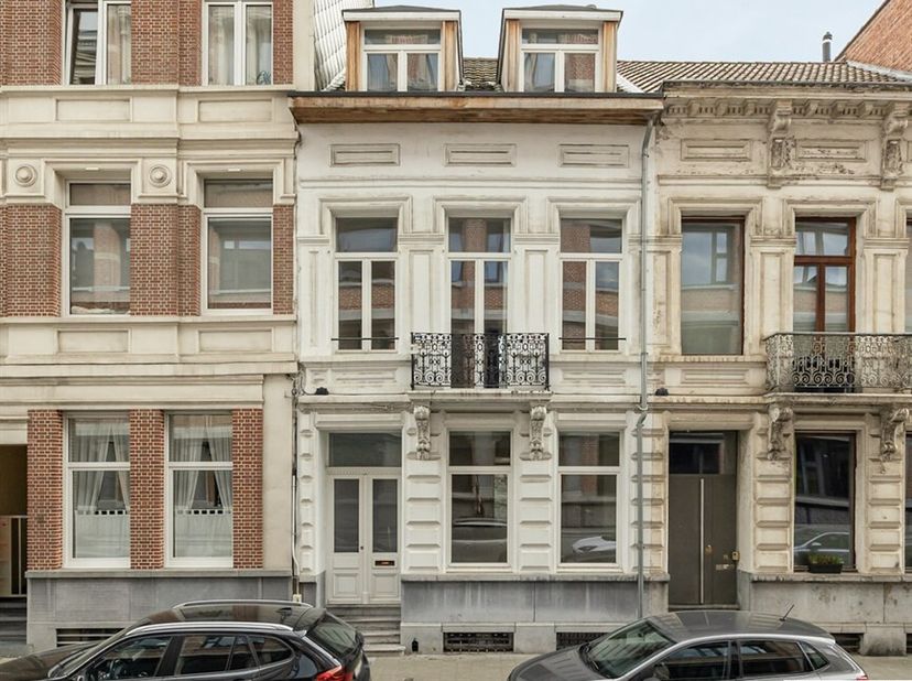 LE PRIX INDIQUÉ EST UN PRIX RECOMMANDÉ. LES OFFRES SUPÉRIEURES OU ÉGALES À CE PRIX SONT AUTORISÉES.&lt;br /&gt;
JOURNÉES D&#039;EXPOSITION LE SAMEDI 17 MAI ET LE