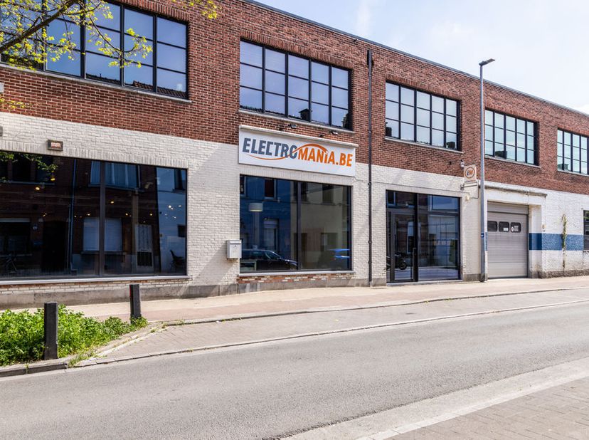 Multifunctionele ruimte (kantoor, commercieel, praktijk)&lt;br /&gt;
&lt;br /&gt;
Benedenverdieping van “Het Binnenwerk” - een voormalige textielfabriek - komt te