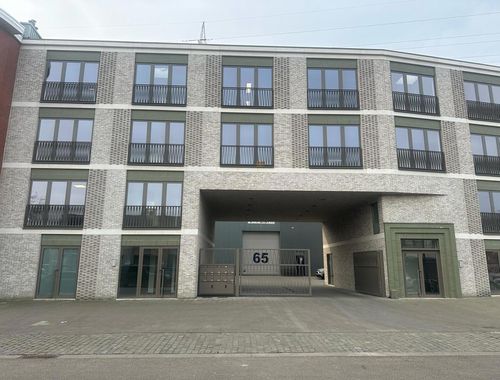                                         Kantoor te huur in Merksem, € 850
