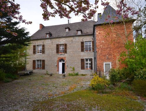                                         Maison unifamiliale à vendre à Couvin, € 300.000
