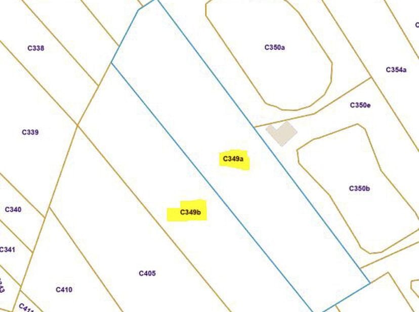 PERCELEN GROND &lt;br /&gt;
 &lt;br /&gt;
Twee percelen grond, volgens kadaster hooiland gelegen ENGELBROECK, sectie C nummers 0349AP0000 en 0349BP0000 met een to