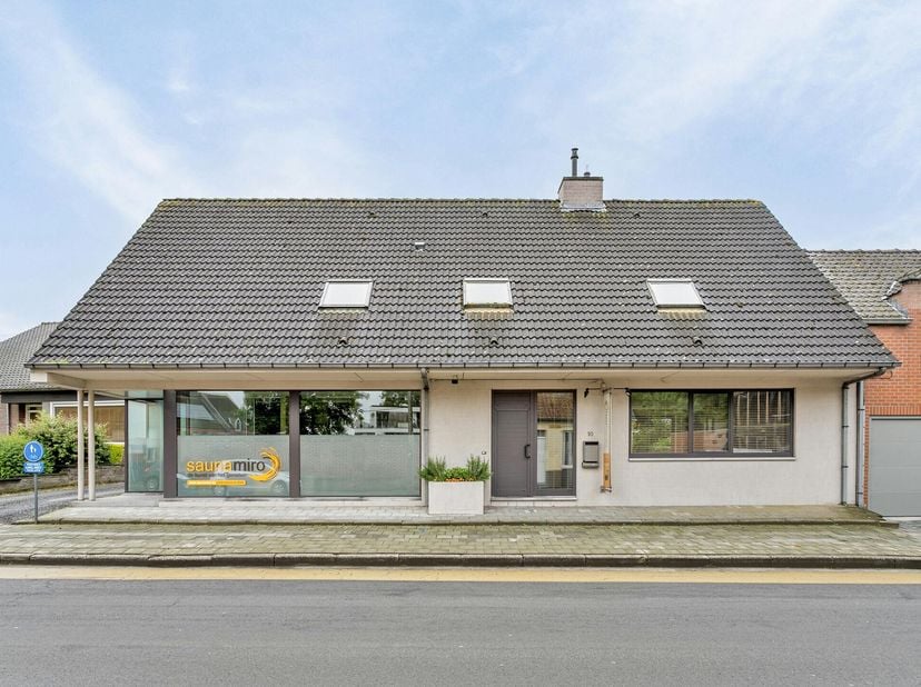 Huis te koop in combinatie met overname uitbating van saunacomplex. &lt;br /&gt;
Saunacomplex bestaande uit privé sauna en wellness (155 m²) (in combinatie
