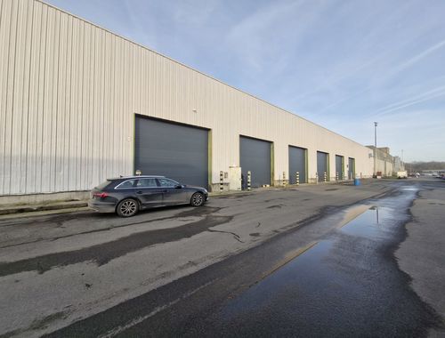                                         Commercieel Gebouw te huur in Ghlin, € 10.000
