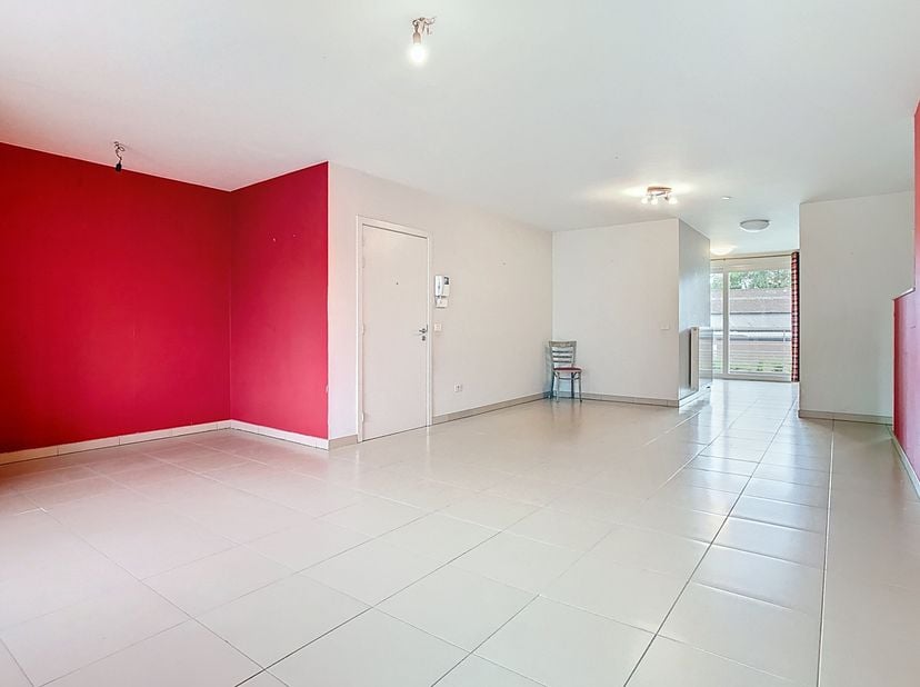 De snelste manier om een bezoek te brengen aan dit appartement? Vraag je bezoek aan via de rode knop op onze website (www.dewaele.com) en je wordt gec