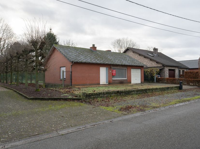 TE RENOVEREN WONING &lt;br /&gt;
 &lt;br /&gt;
Een te renoveren woning gelegen te Peer, eerste afdeling, sectie C, nummer 0214DP0000, groot 07 are 20 centiare.  &lt;