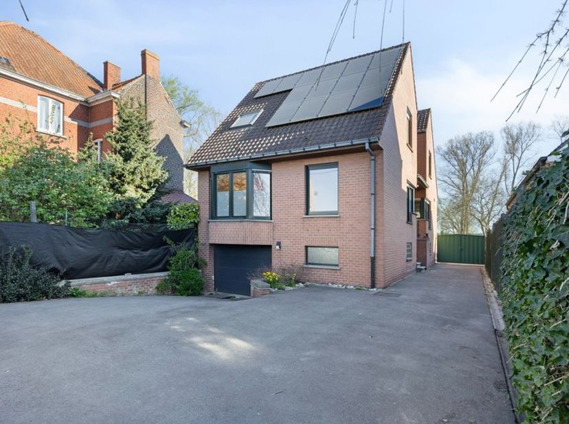 Kom kijken op zaterdag 12 april van 10u - 12u! &lt;br /&gt;
Maak uw afspraak online op onze website.&lt;br /&gt;
&lt;br /&gt;
Vraagprijs:&lt;br /&gt;
Vanaf 449.000 euro!&lt;br /