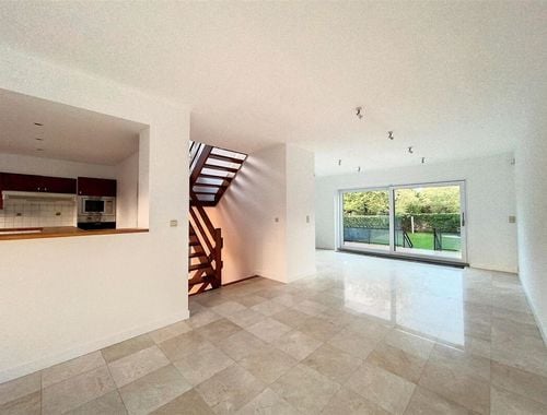                                         Maison à louer à Wezembeek-Oppem, € 2.300
