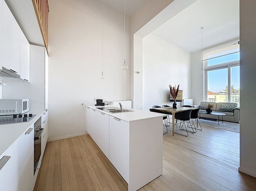 Institutions européennes - Situé au première étage d&#039;un immeuble entièrement rénové - superbe appartement offrant une superficie de +_76m² se composan