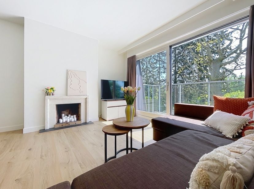 Oase van rust op toplocatie te Kortrijk, vlakbij invalswegen en het centrum.&lt;br /&gt;
&lt;br /&gt;
Deze topper met 1 slaapkamer is recent volledig gerenoveerd