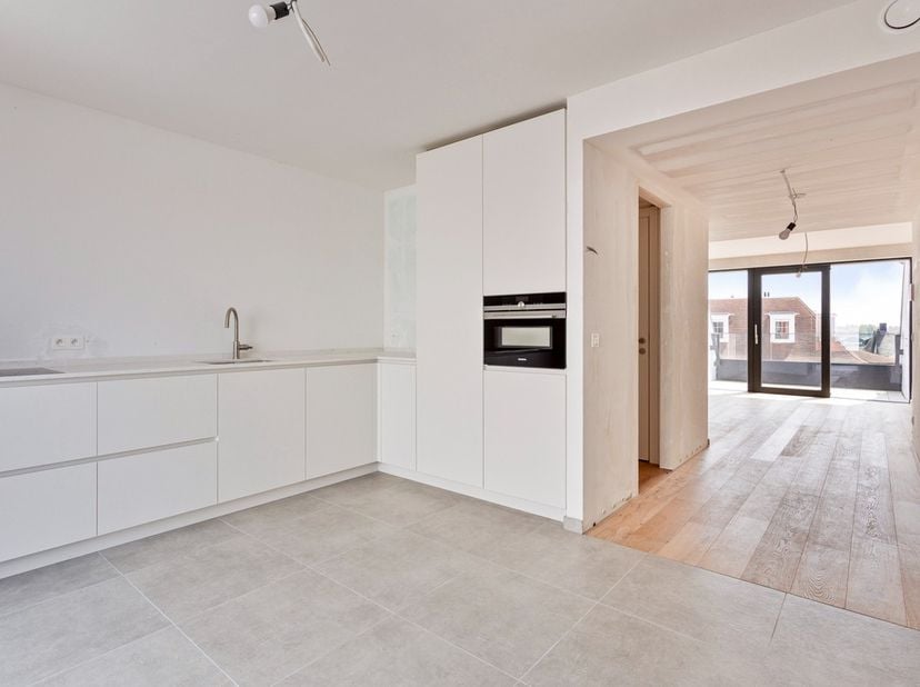 Ontdek dit fraaie duplex nieuwbouwappartement met 2 slaapkamers, gelegen op een bijzondere locatie. &lt;br /&gt;
&lt;br /&gt;
Indeling:&lt;br /&gt;
&lt;br /&gt;
Verdieping 3: