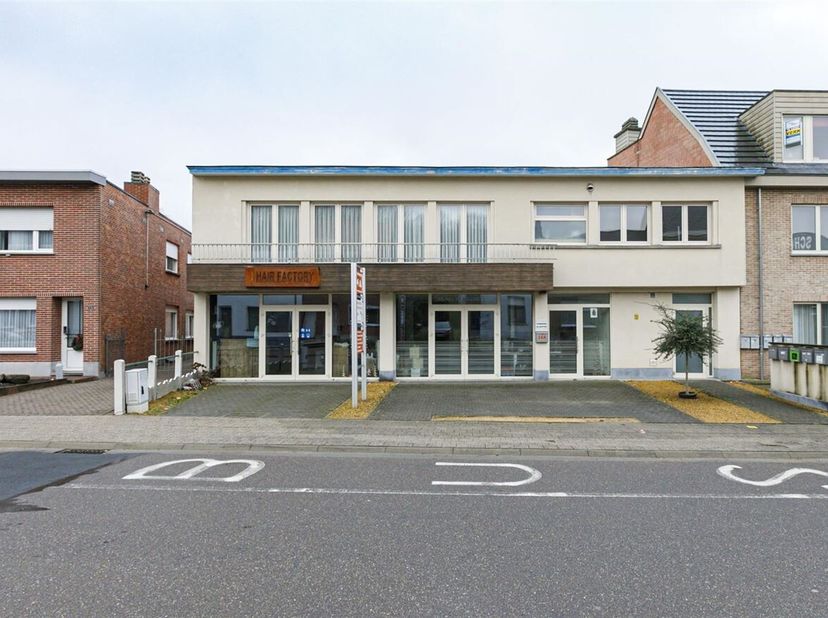 Kantoorruimte in centrum Beerzel. Gelegen op wandelafstand van verschillende faciliteiten zoals winkels, scholen, openbaar vervoer en in vlotte verbin